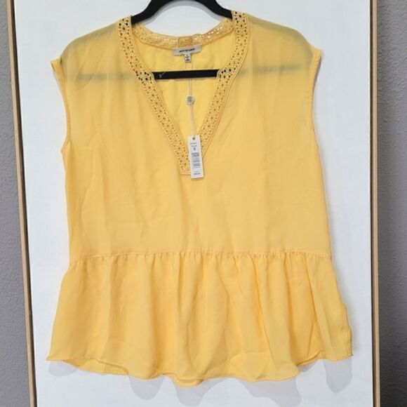 Max Studio Tops - Max Studio Yellow🌻 tunic top Size Small